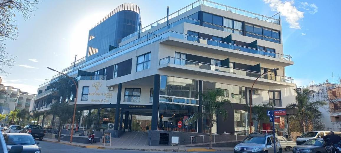 Hotel Golden Ross à Villa Carlos Paz Extérieur photo