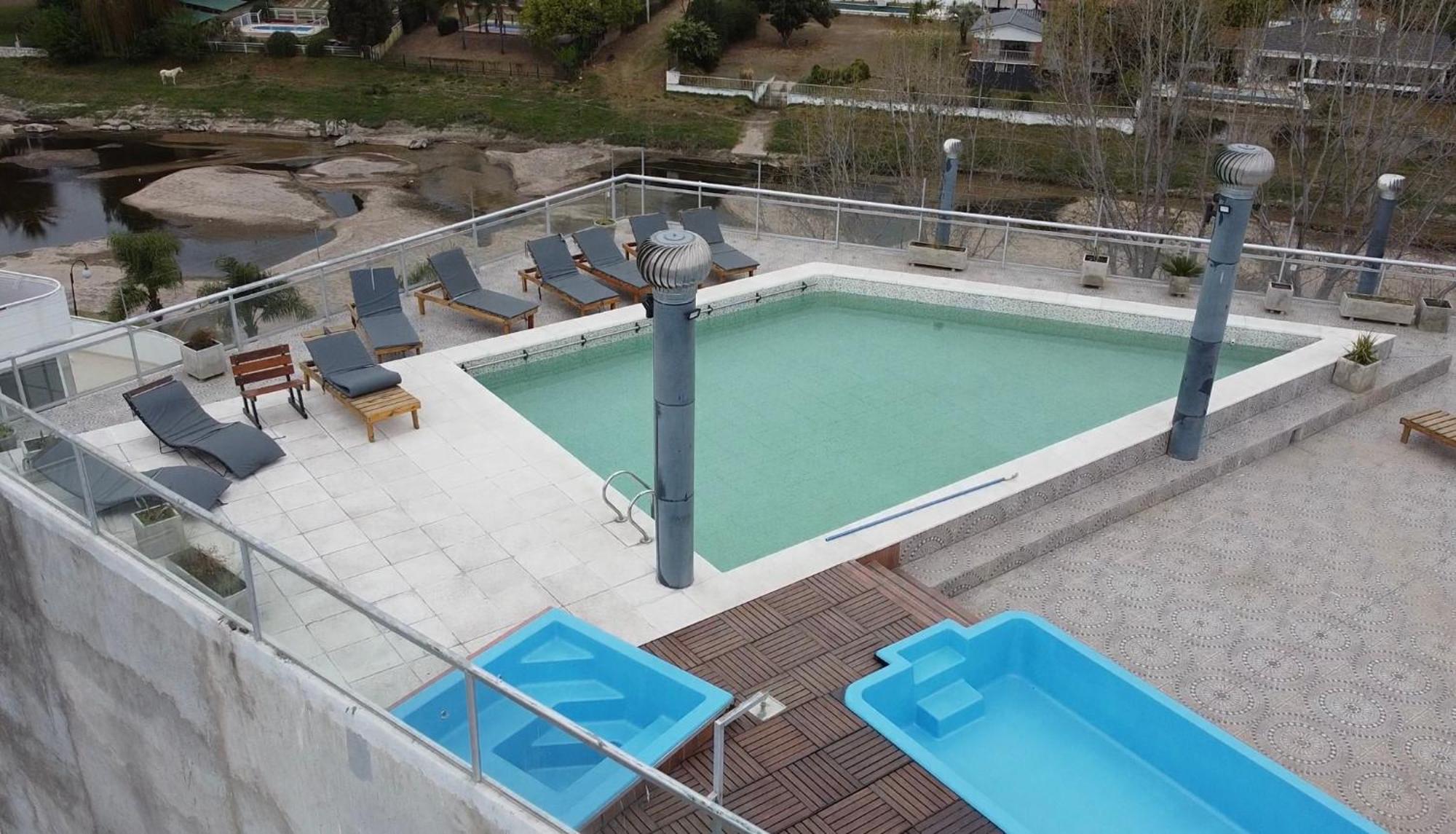 Hotel Golden Ross à Villa Carlos Paz Extérieur photo