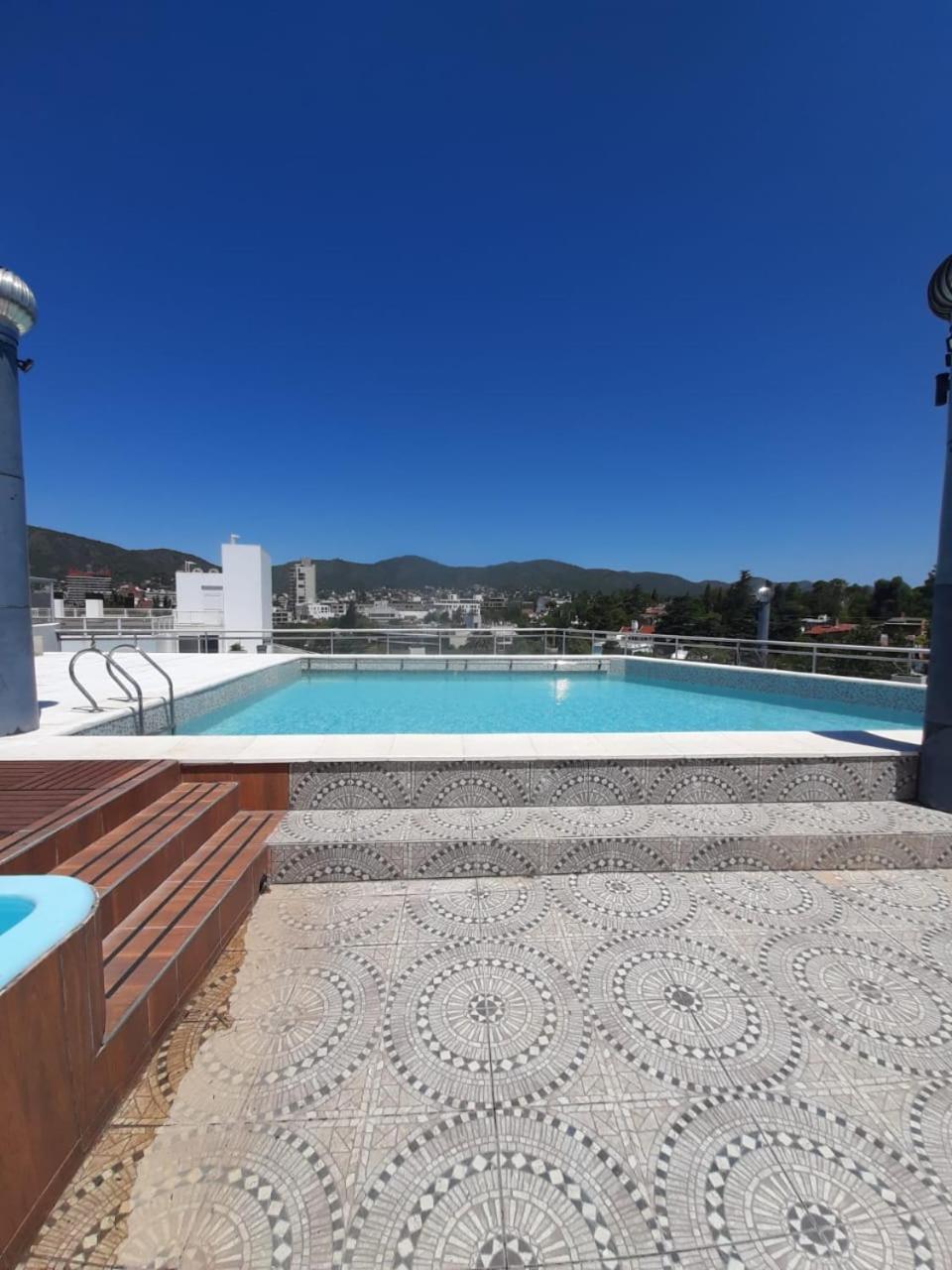 Hotel Golden Ross à Villa Carlos Paz Extérieur photo