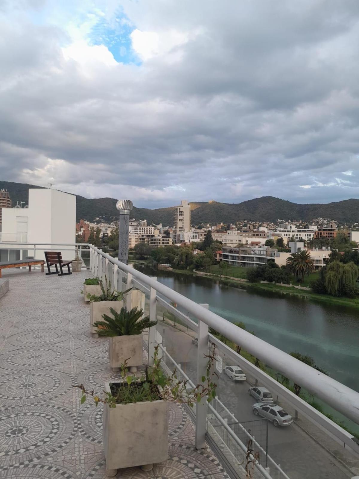 Hotel Golden Ross à Villa Carlos Paz Extérieur photo